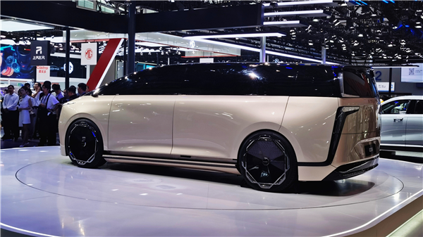 星歐注冊:星紀元E08:中國埃爾法 奇瑞“新門麪”